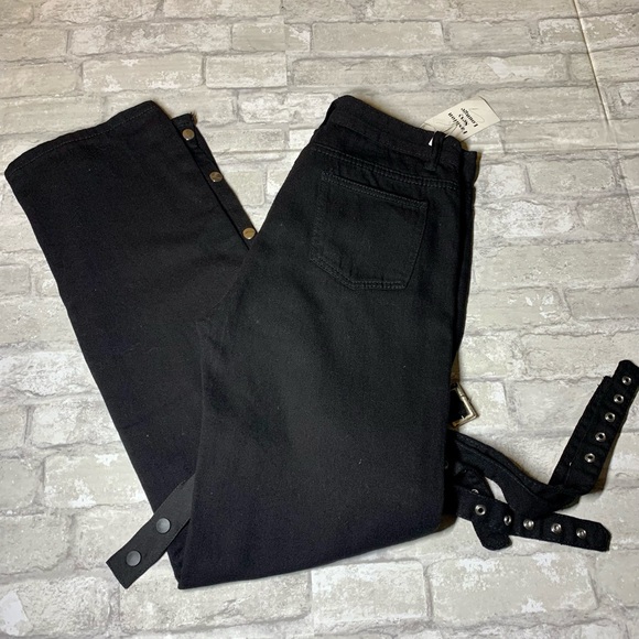 FASHION SEXY LOUNGE: WOMEN’S JEANS WITH REMOVABLE BUCKLED STRAPS - Picture 5 of 7